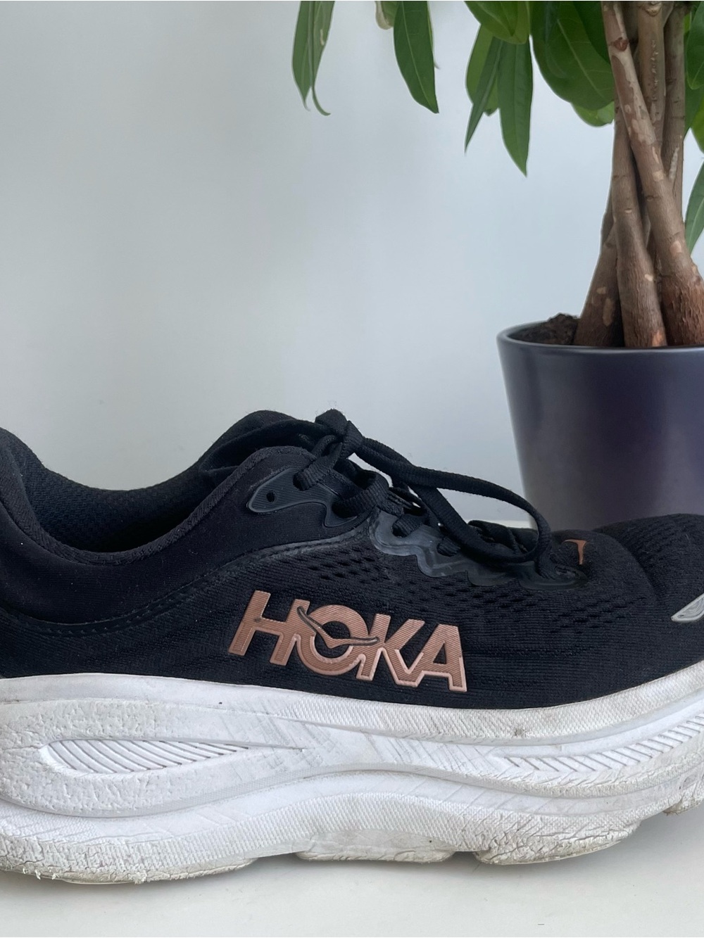 Women Size 8.5 Hoka One One Bondi 9
Black Rose Gold Running Shoes